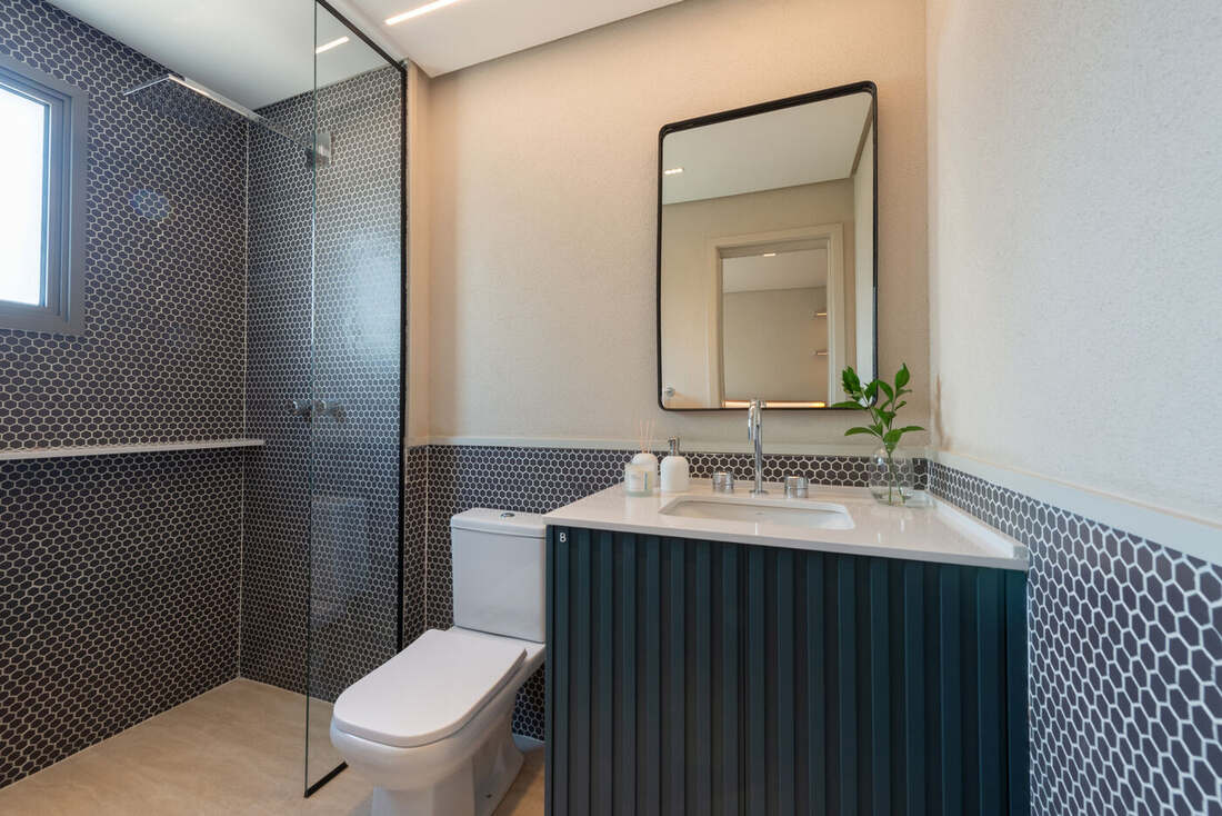 Banheiro da suíte 3 do apartamento decorado de 268 m², Moná Mooca Residences